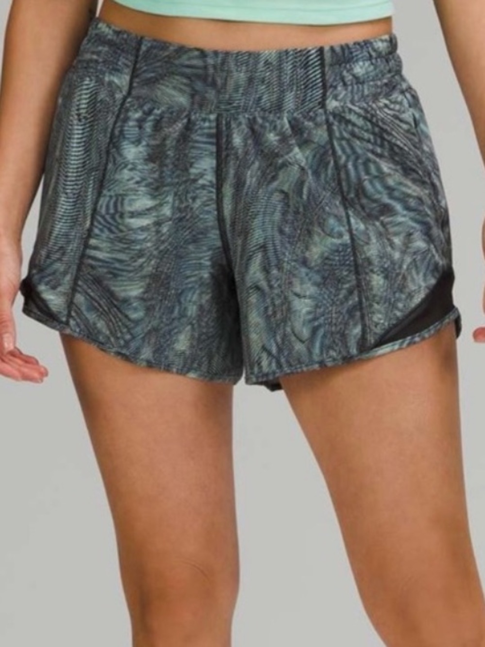Lululemon Hotty Hot Shorts Size 4 Tall